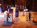 Уличная светодиодная фигура "Подарок с золотым бантом" 1 х 0,7 х 0,7